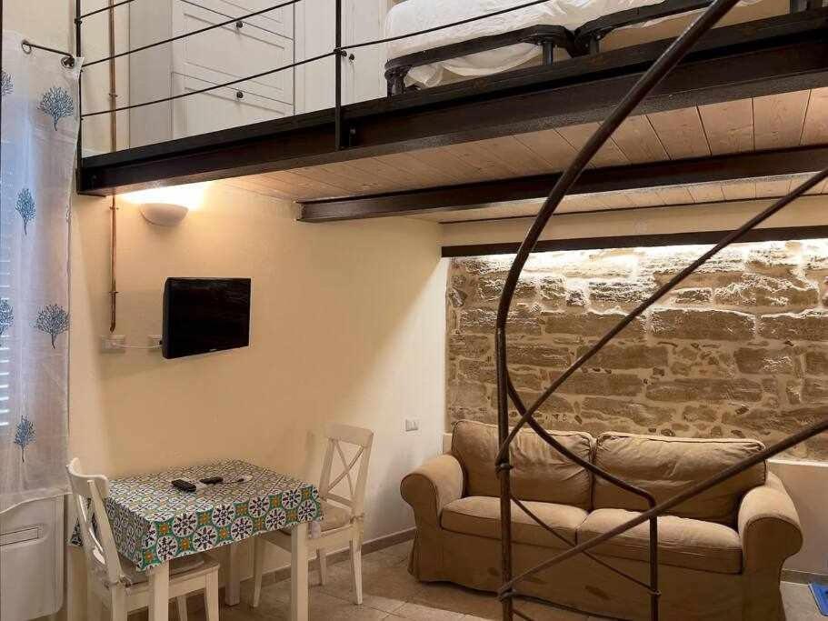 אלגהרו Suite Minerva 10 Steps From Piazza Civica מראה חיצוני תמונה