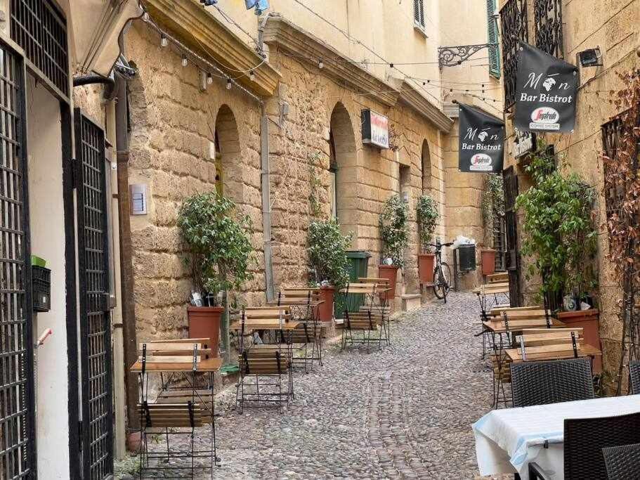 אלגהרו Suite Minerva 10 Steps From Piazza Civica מראה חיצוני תמונה